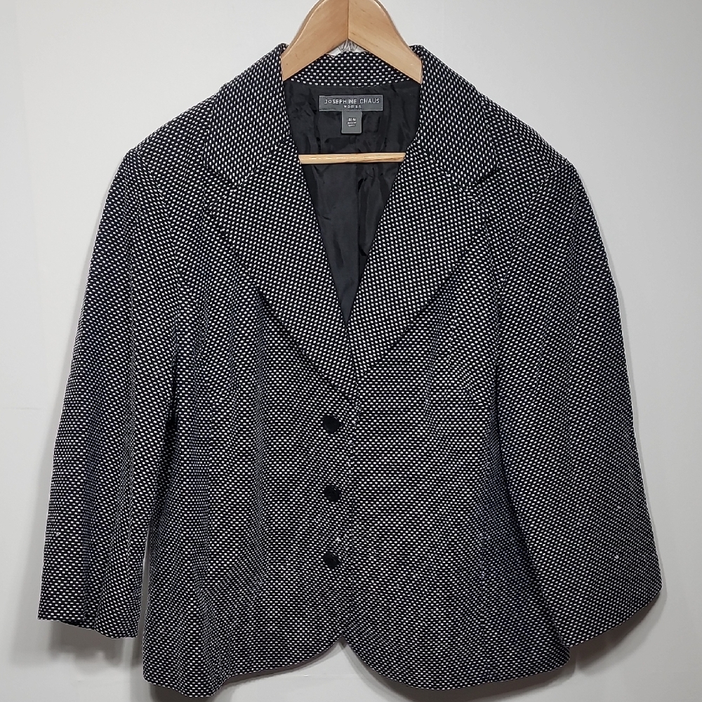 Josephine Chaus Black and White Patterned Blazer